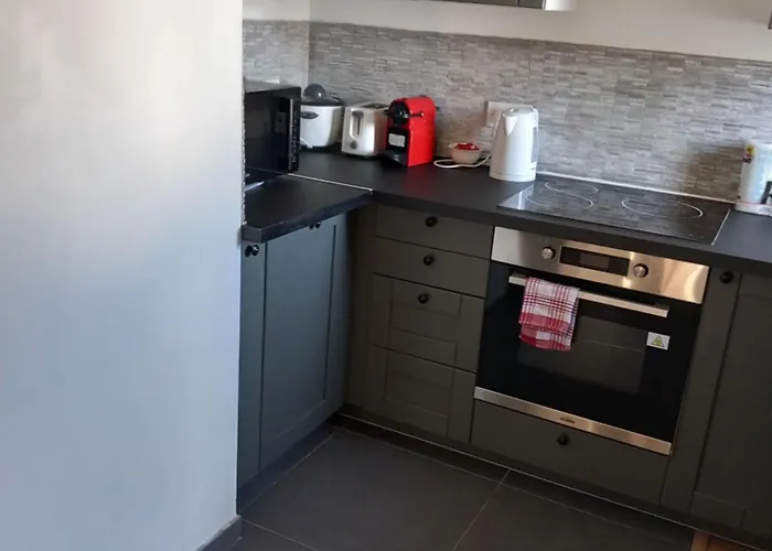 Building Carre D Eden * Clamart